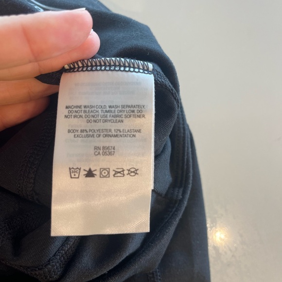 Mountain Hardware Capri Tights - Picture 6 of 6